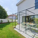 Villa Luxury By The Sea W Salty Pool, By Timecooler